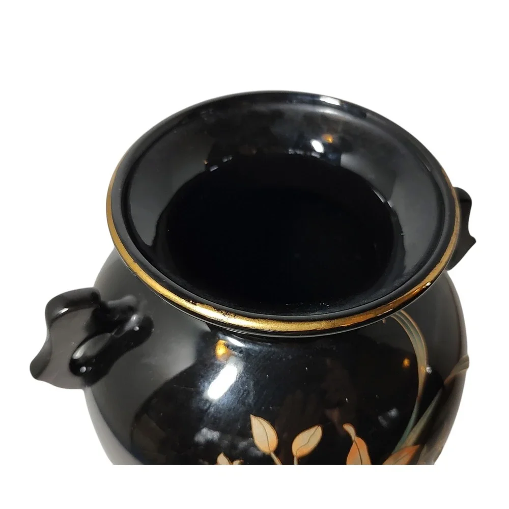 Vintage‎ Japanese Porcelain Ginger Jar Urn Vase Eight Inches Tall Black Floral